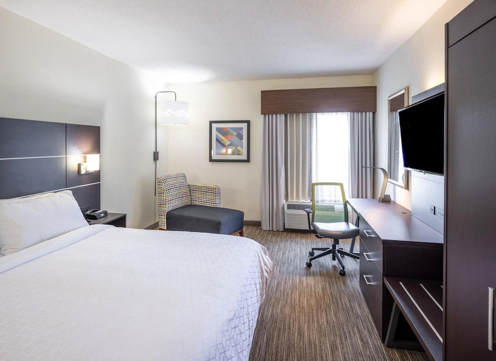 Standard Room, 1 King Bed - Photo 1