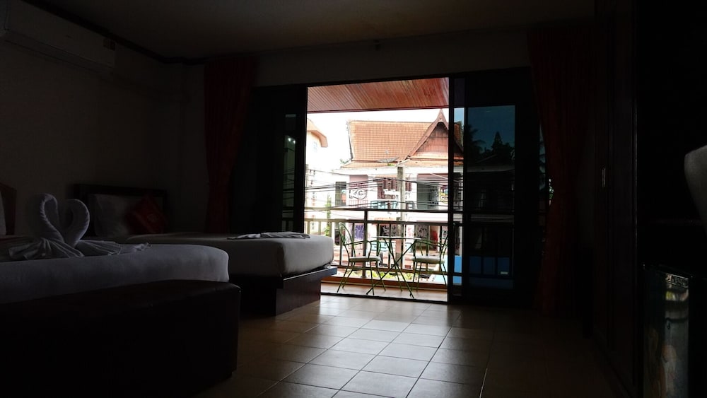 Deluxe Triple room with Balcony - Photo 9