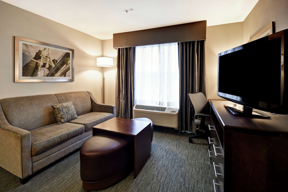 Suite, 2 Queen Beds, Accessible Shower photo 3