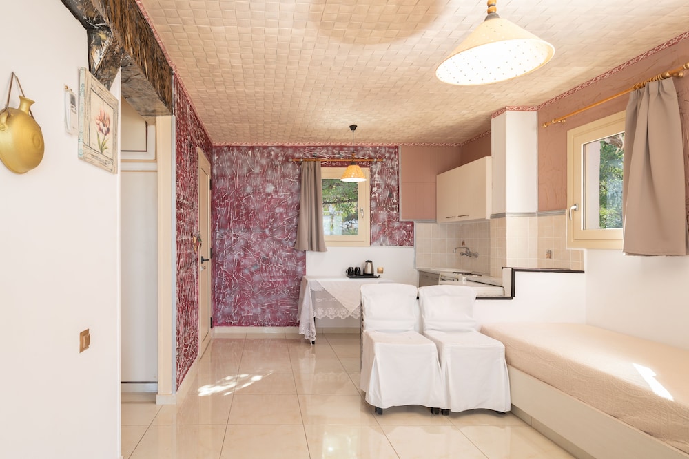 Deluxe Room, Pool Access - Photo 16