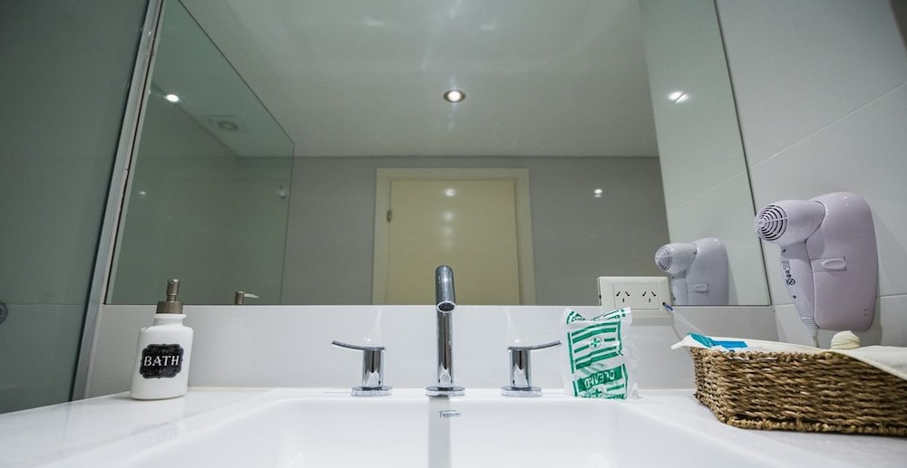 Superior Triple Room, Non Smoking (1 double and 1 twin bed) photo 3