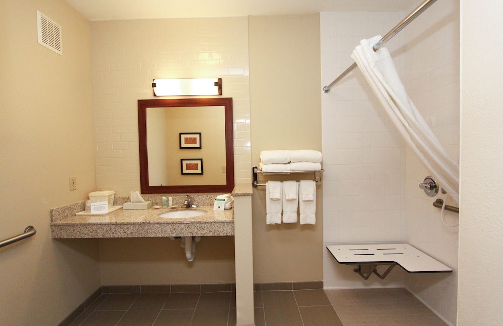 Suite, Multiple Beds, Non Smoking - Photo 5