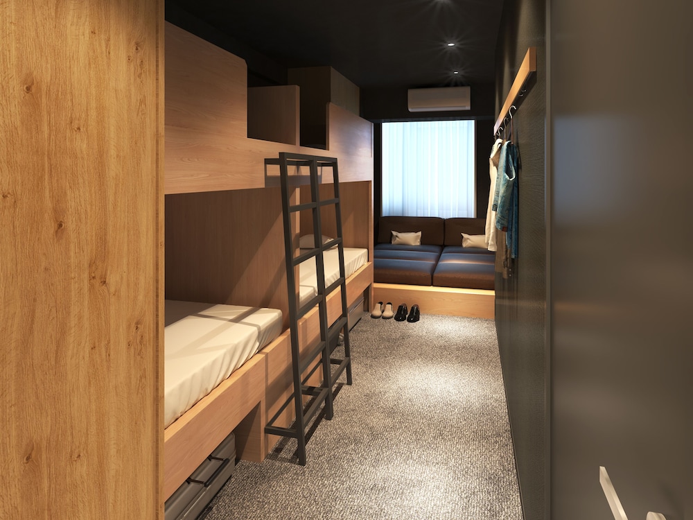 Basic Room, Non Smoking, Private Bathroom, For 6 Guests photo 2