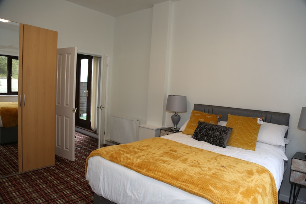 Family Quadruple Room, 2 Bedrooms, Non Smoking, Ensuite photo 2