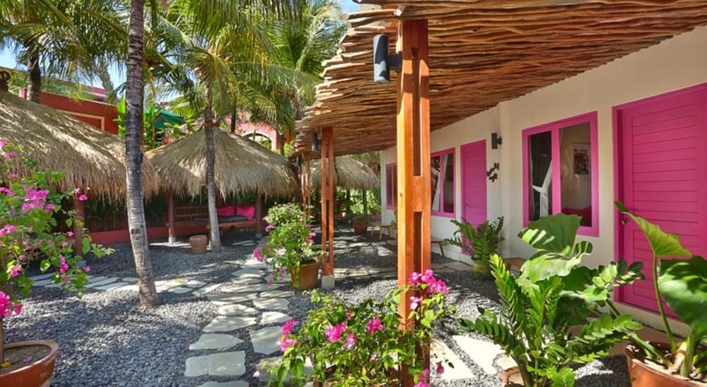 Grande Garden View - for Cool Adults Only - Photo 4