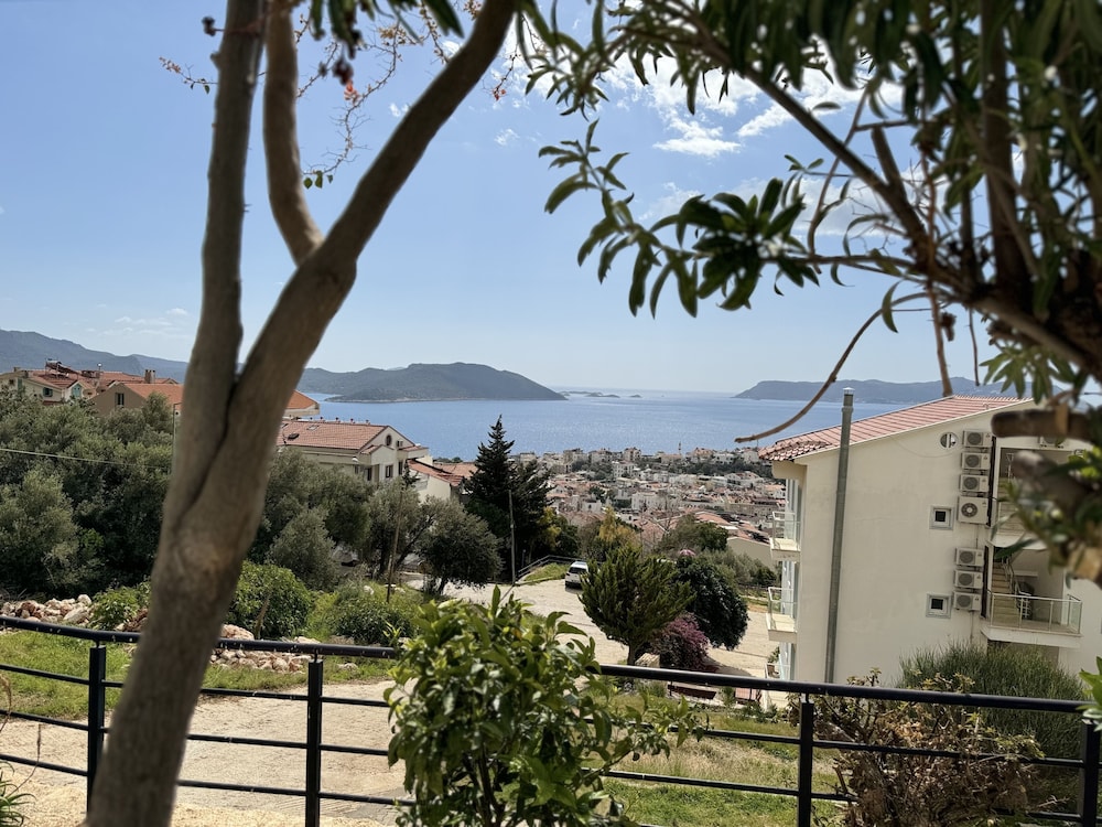 Superior Condo, 2 Bedrooms, Kitchen, Sea View