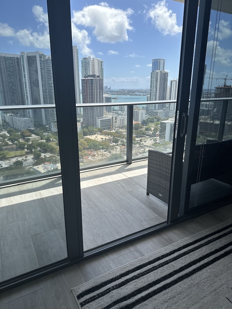Elite Condo photo 3
