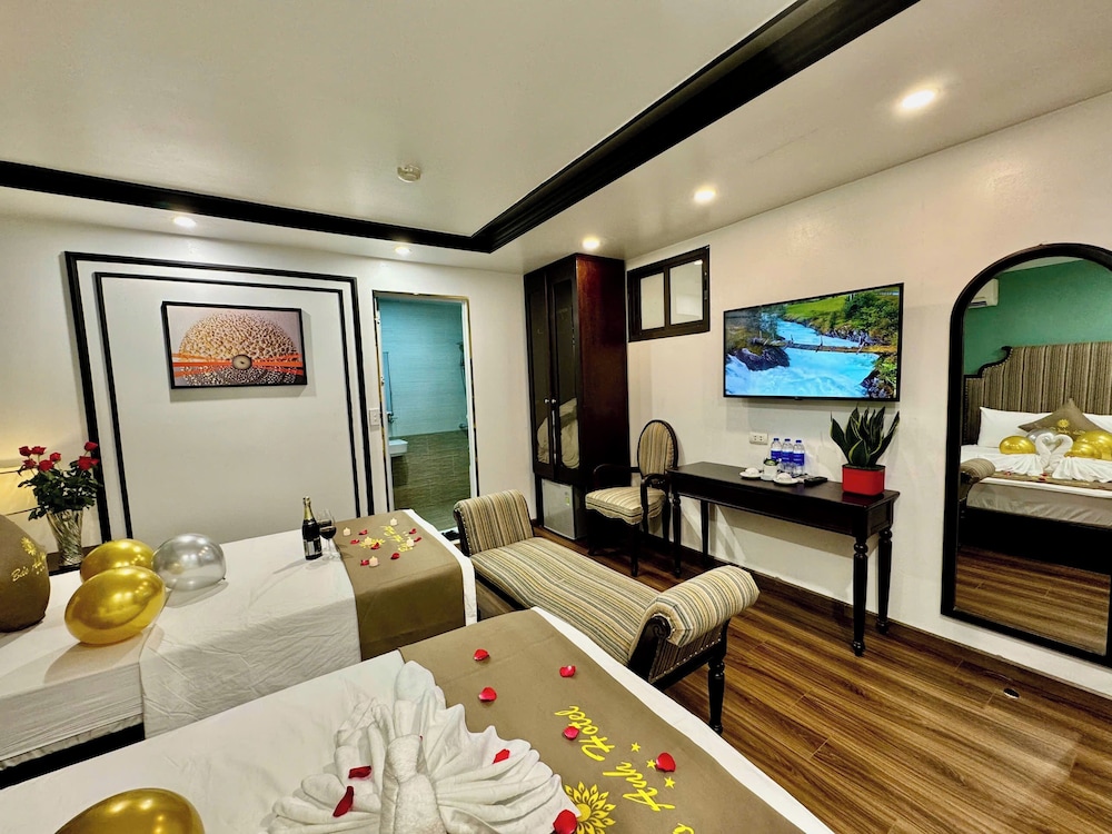 Superior Triple Room, Patio