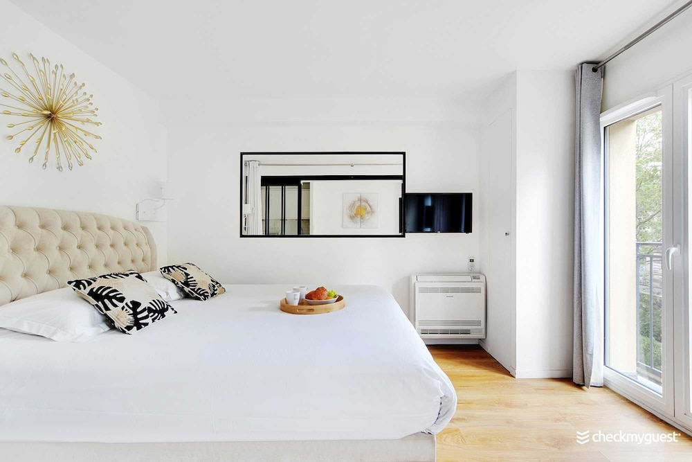 City Apartment, City View photo 2