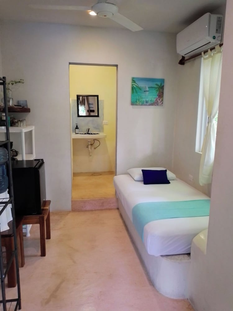 Single Room - Photo 1