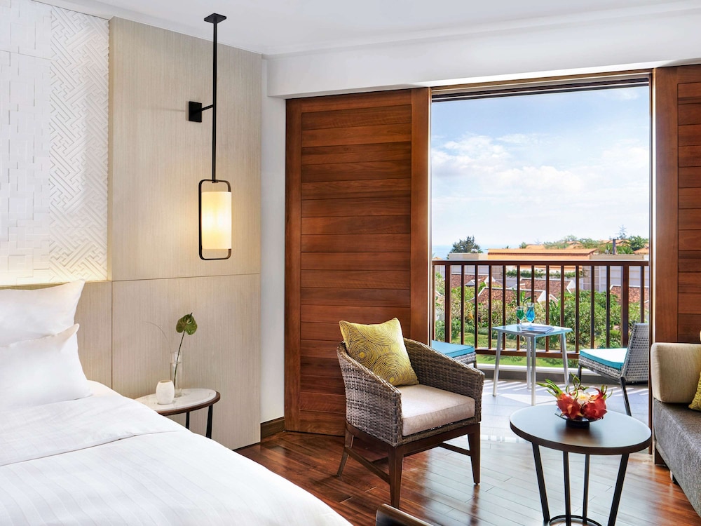 Superior Room, 1 Queen Bed, Balcony - Photo 5