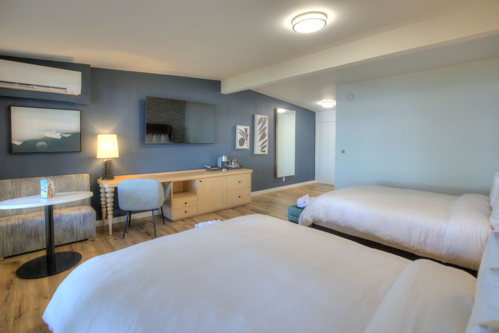 Studio, 2 Queen Beds, Ocean View photo 3