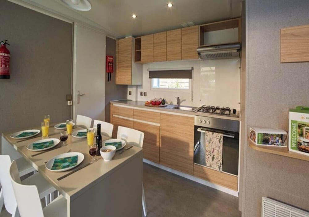 Premium Mobile Home, 3 Bedrooms photo 3