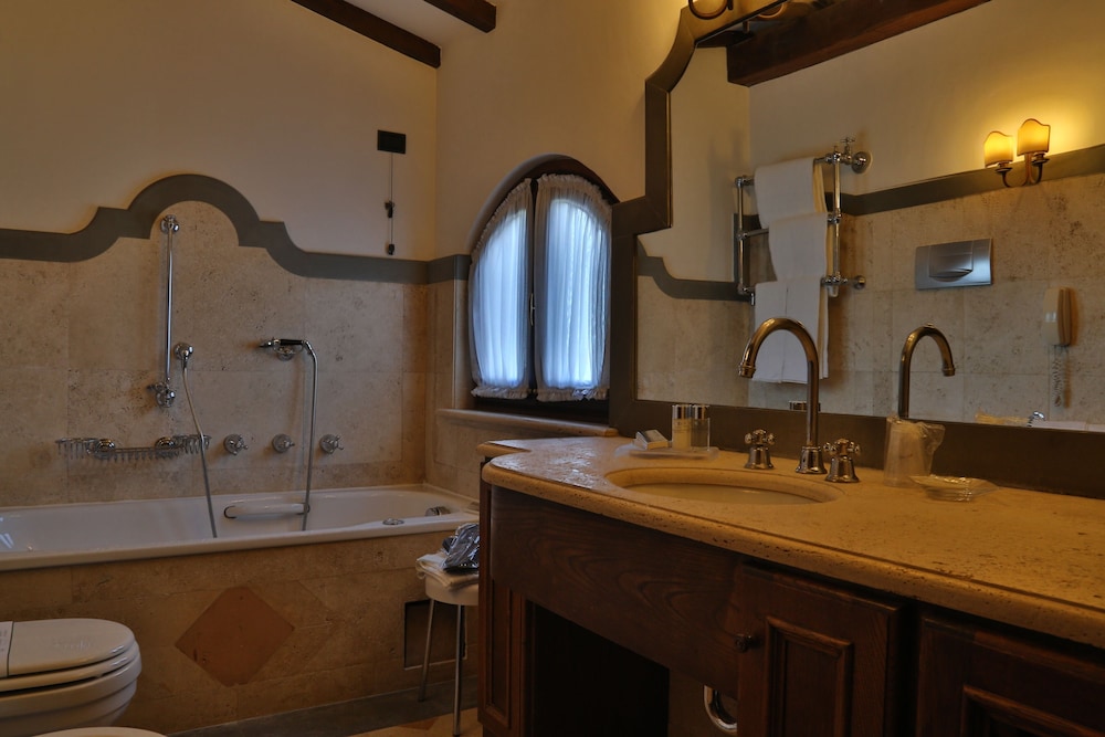 Tower Suite photo 3