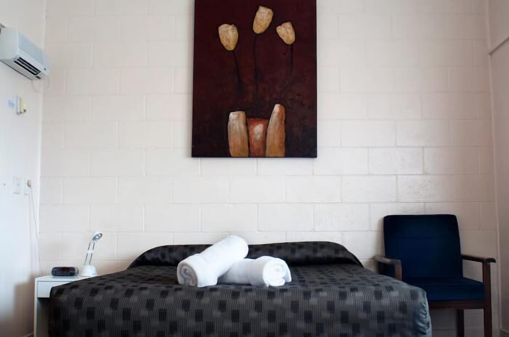 Standard Room, Non Smoking, Kitchenette (Disability Unit) photo 3