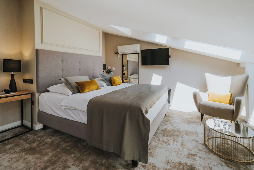 Standard Double Room - Photo 3