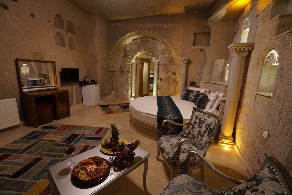 Queen Suite - Photo 4