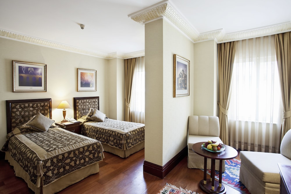 Deluxe Triple Room photo 1