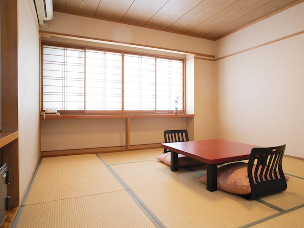 Japanese Style Room For 5 People With Private Bathroom