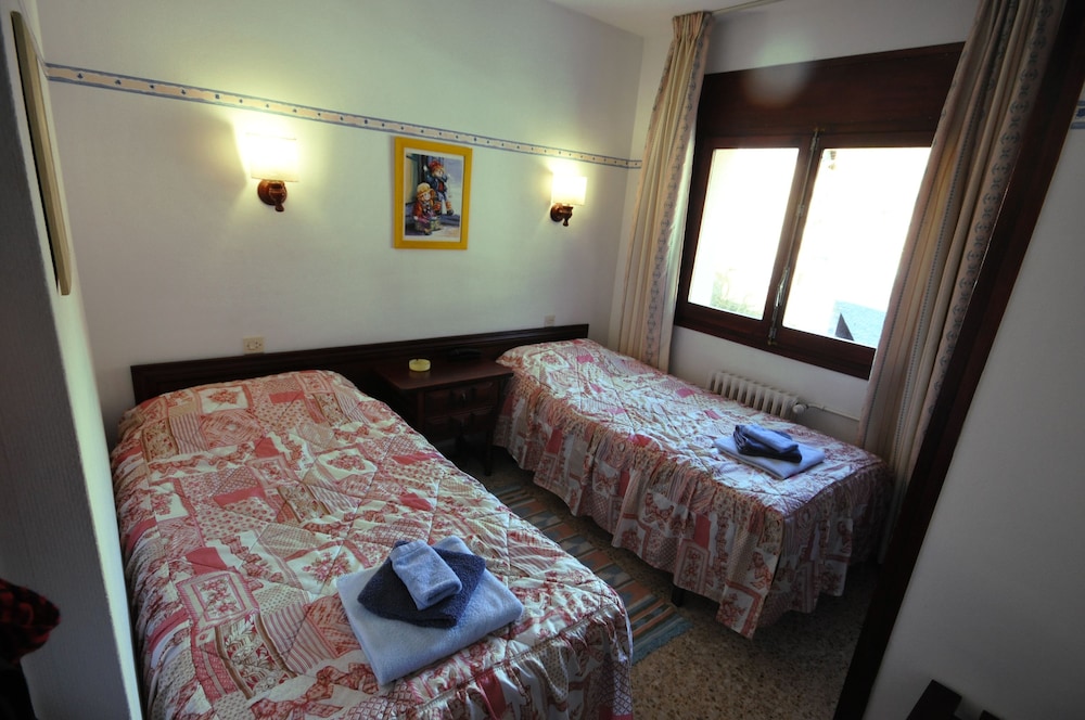 Standard Twin Room photo 3