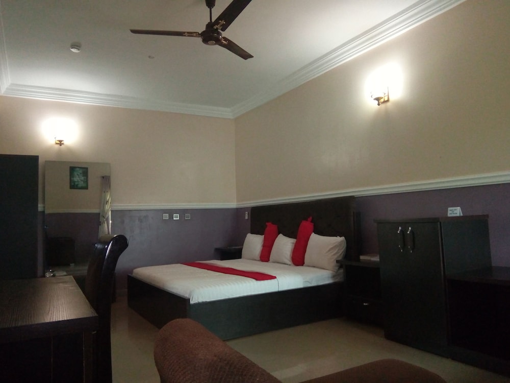 Royal Room - Photo 2