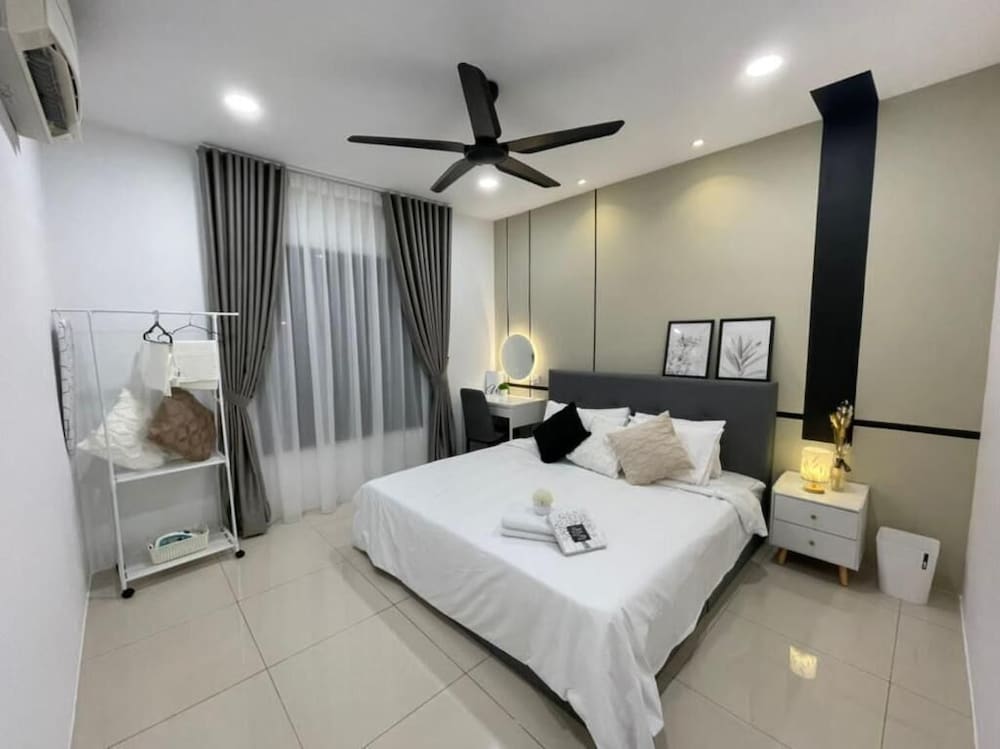 Superior Suite, 3 Bedrooms, City View