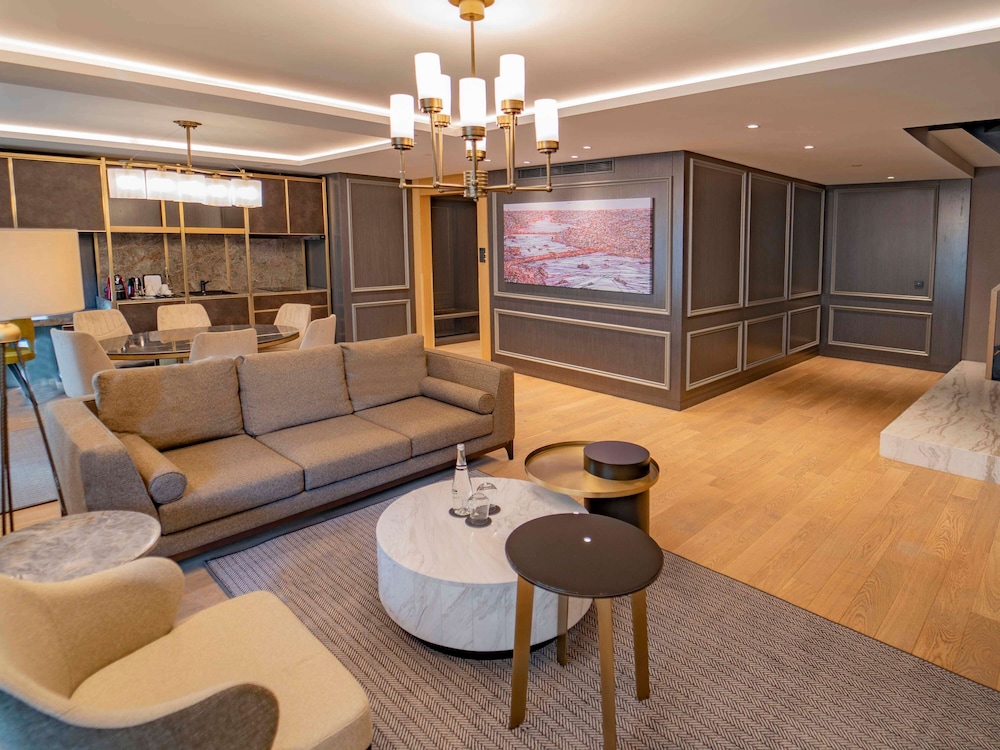 Signature Suite, 1 Bedroom, River View photo 3