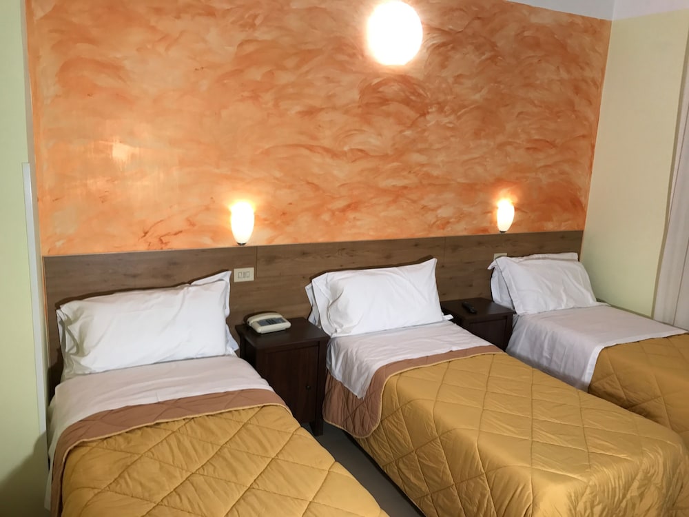 Triple Room photo 2