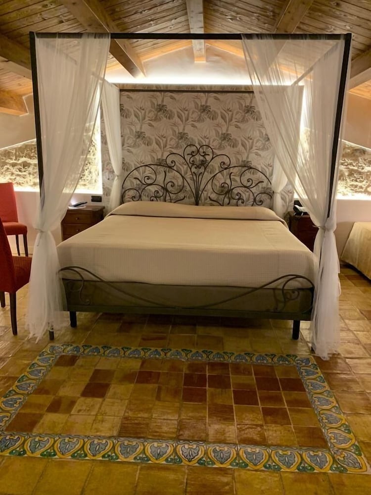 Classic Suite, Jetted Tub