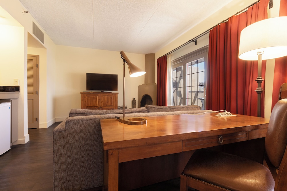 Suite, 1 King Bed (Junior Suite with Balcony and Firepla) - Photo 2