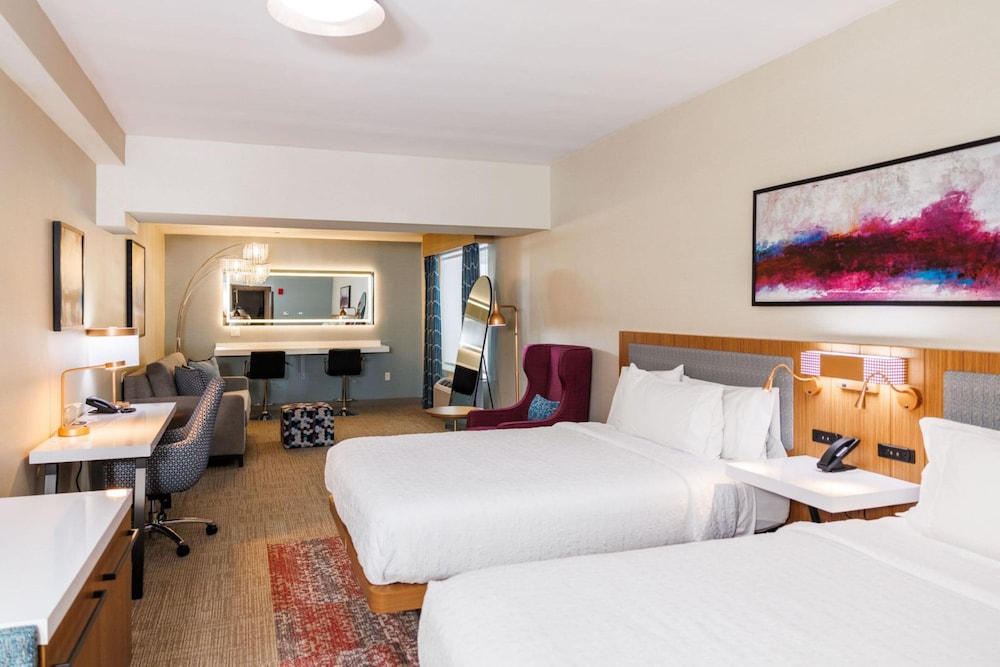 Deluxe Suite, 2 Queen Beds photo 2