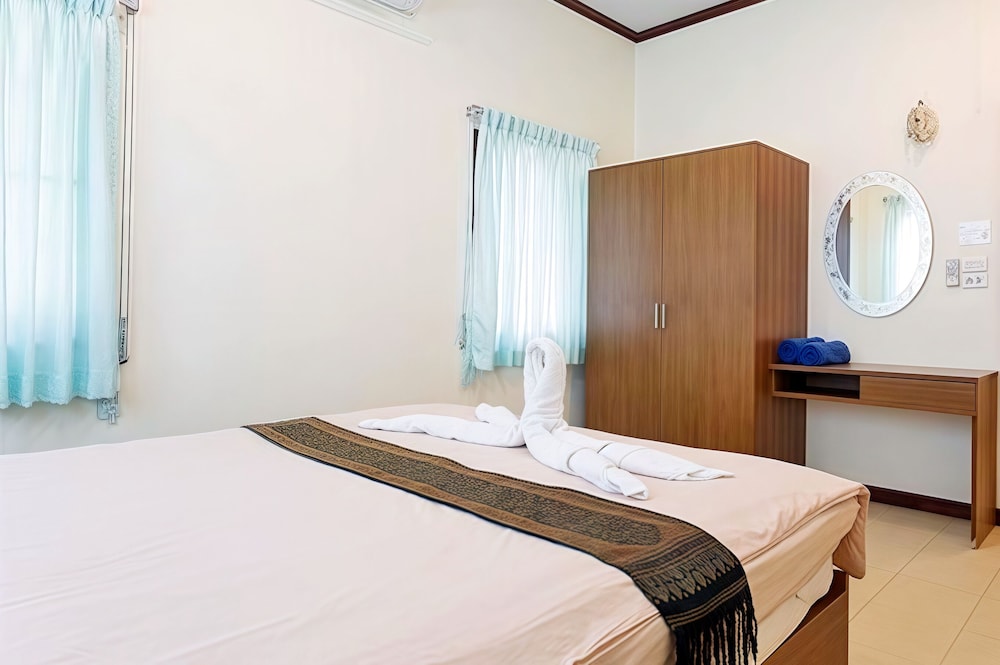 Standard Studio Suite, Balcony, Garden View