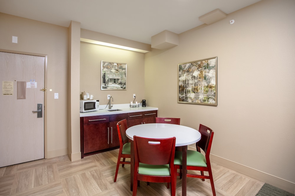 2 Room Suite - Photo 3