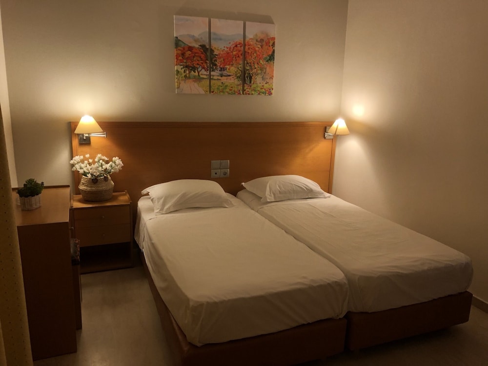 Economy Studio, Garden View