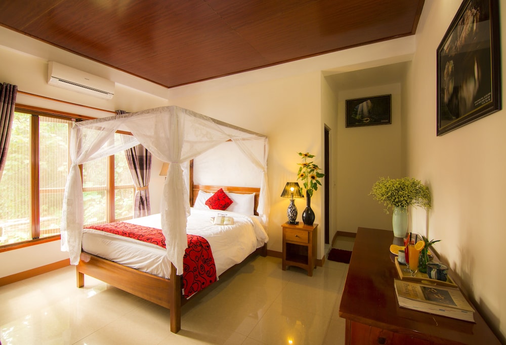 Family Suite, 2 Bedrooms, Pool View photo 2