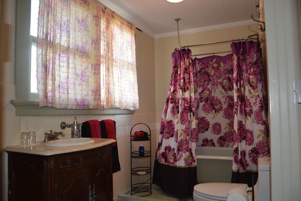 Dillingham ROom photo 3