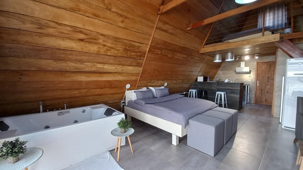 Honeymoon Villa, Hot Tub, Ocean View