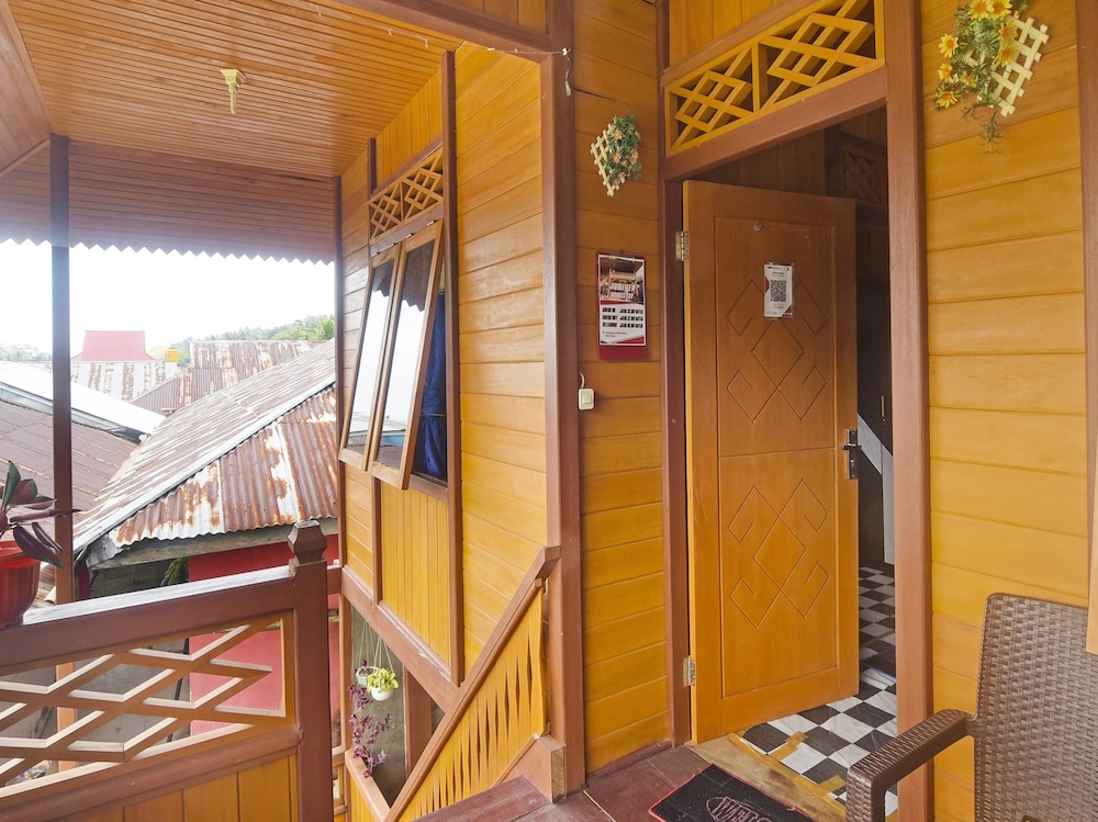Deluxe Double Room - Photo 9