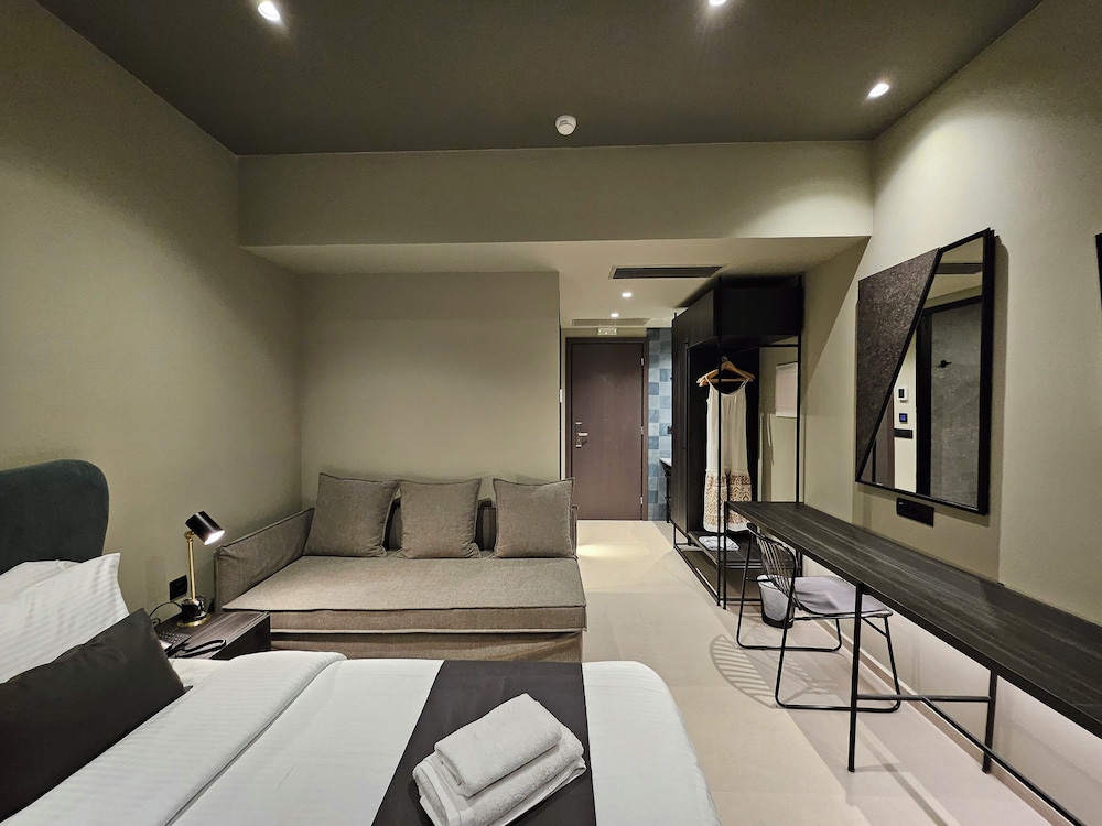 Superior Double Room Single Use - Photo 9