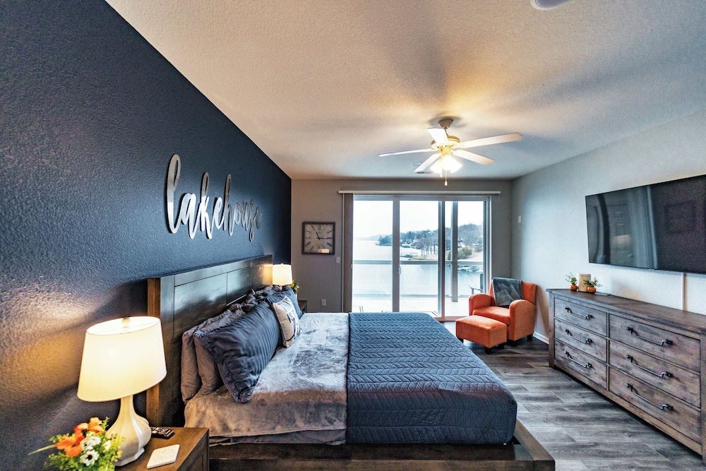 Condo, Multiple Beds, Balcony, Beach View (Happy Haven @ Lands End) photo 3