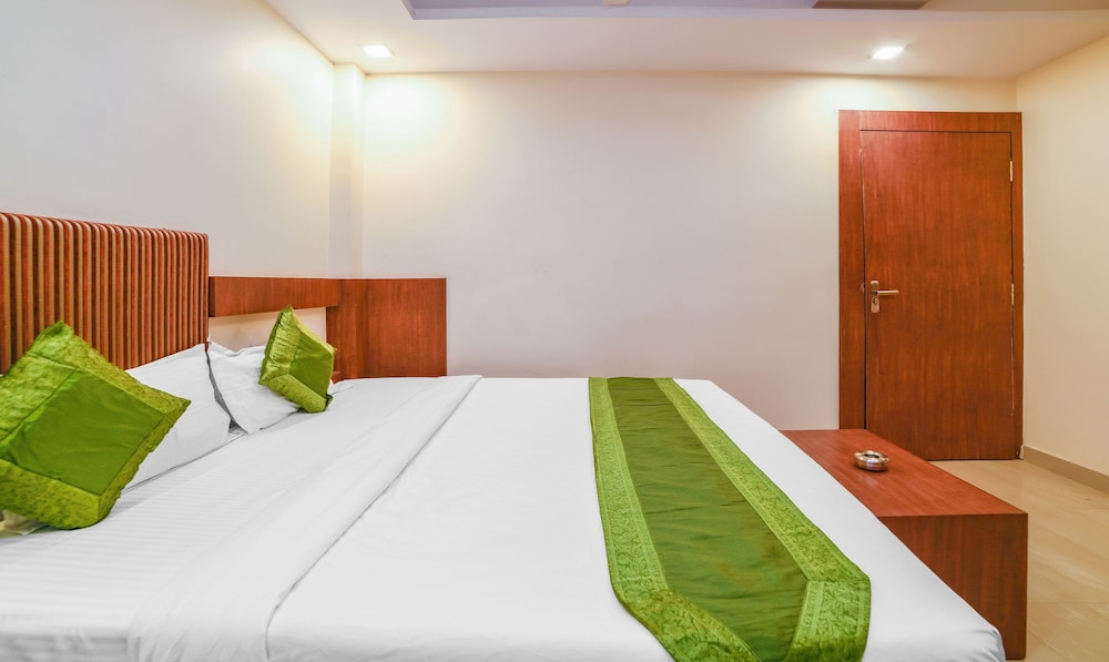 Business Double Room, City View photo 3