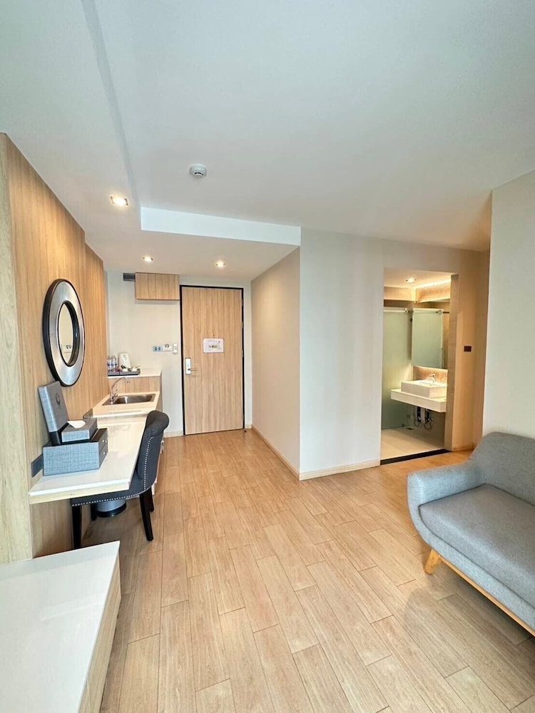 Family Room photo 3