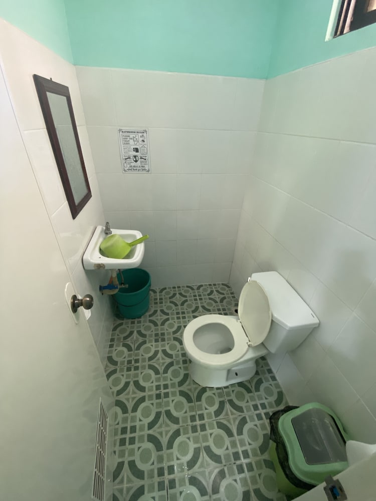 Royal Palm Shared Dormitory - Open Room photo 2