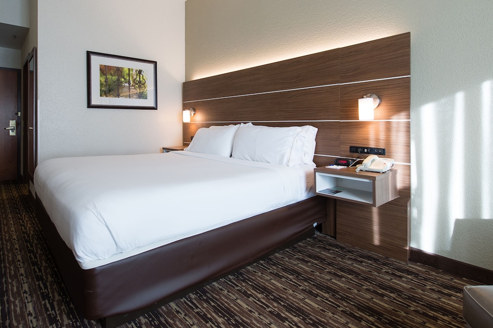 Suite, 1 Bedroom, Accessible (2 Queen, Comm, Tub) - Photo 3