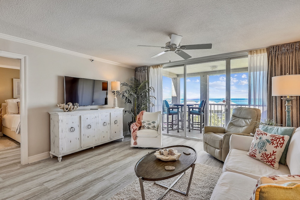 Condo, 2 Bedrooms