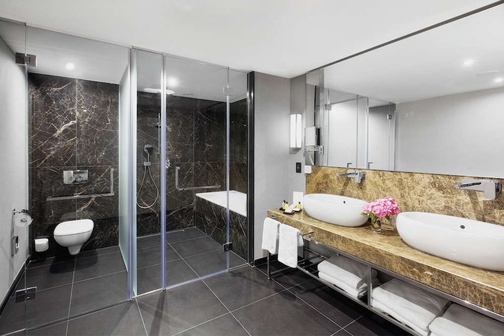 Suite, 1 Bedroom (Cathedral View) - Photo 1