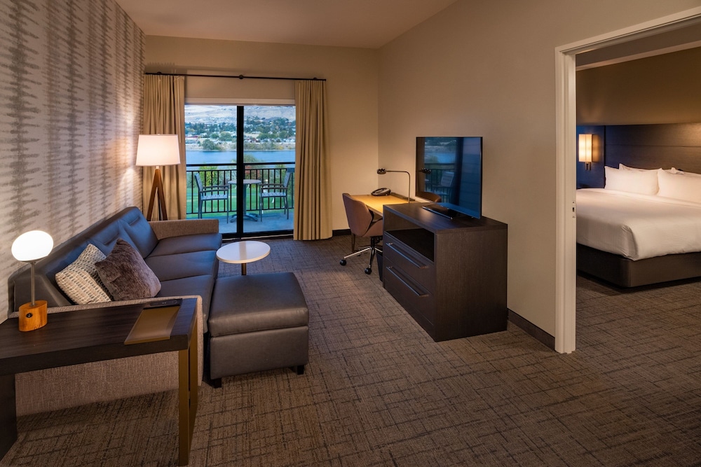 Suite, 1 Bedroom (Hearing Accessible)