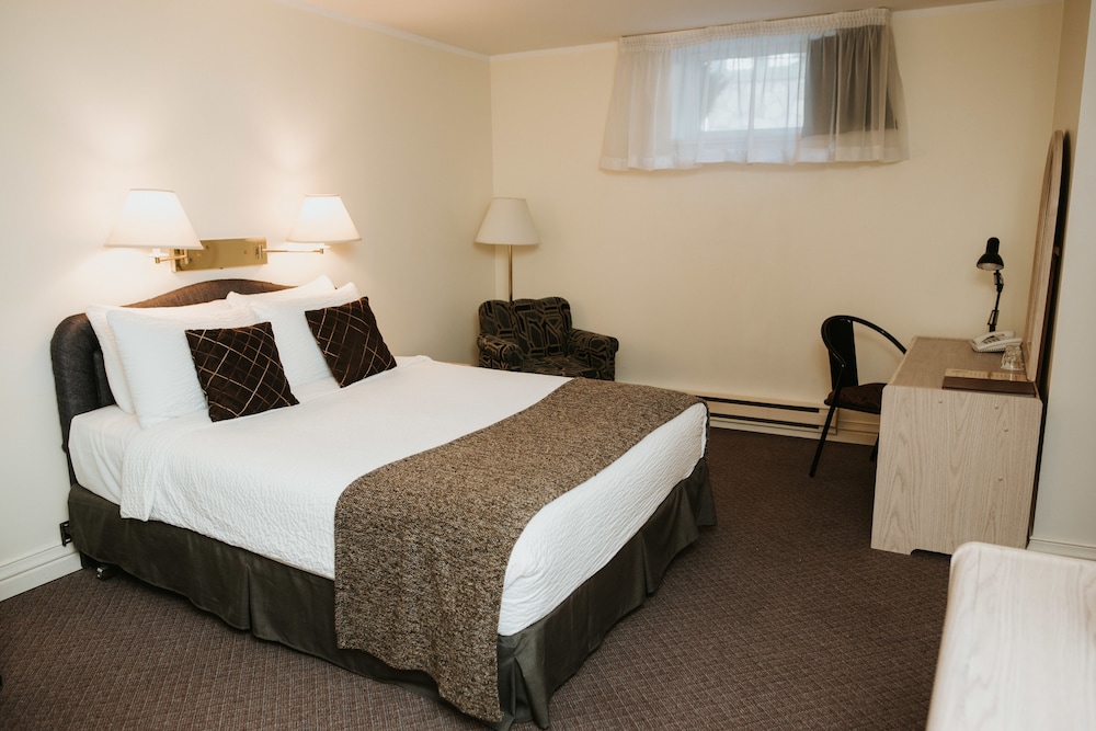 Budget Double Room photo 1