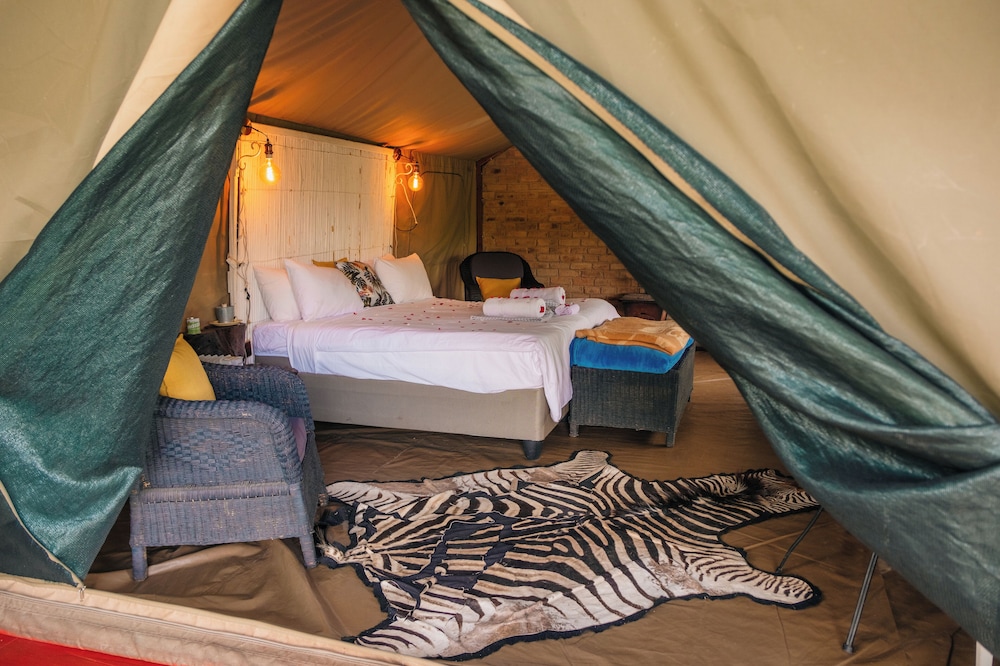 Standard Tent, 1 Bedroom, River View photo 1