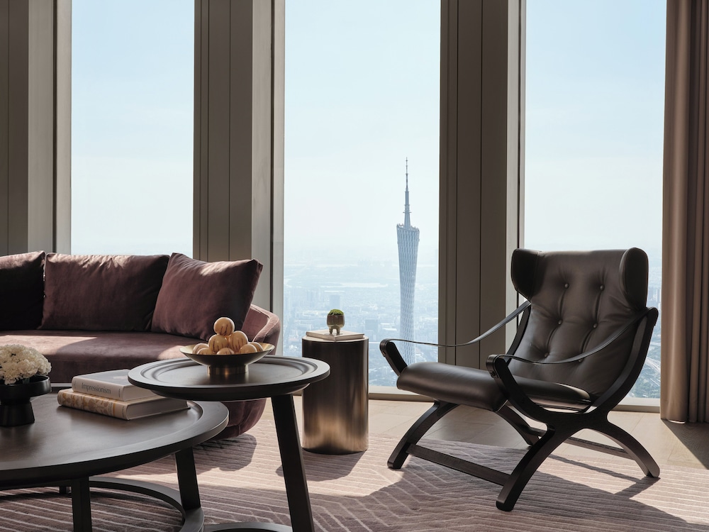 Manor Suite Canton Tower View thumbnail 5